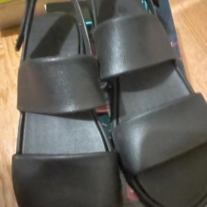 Sketchers sandal